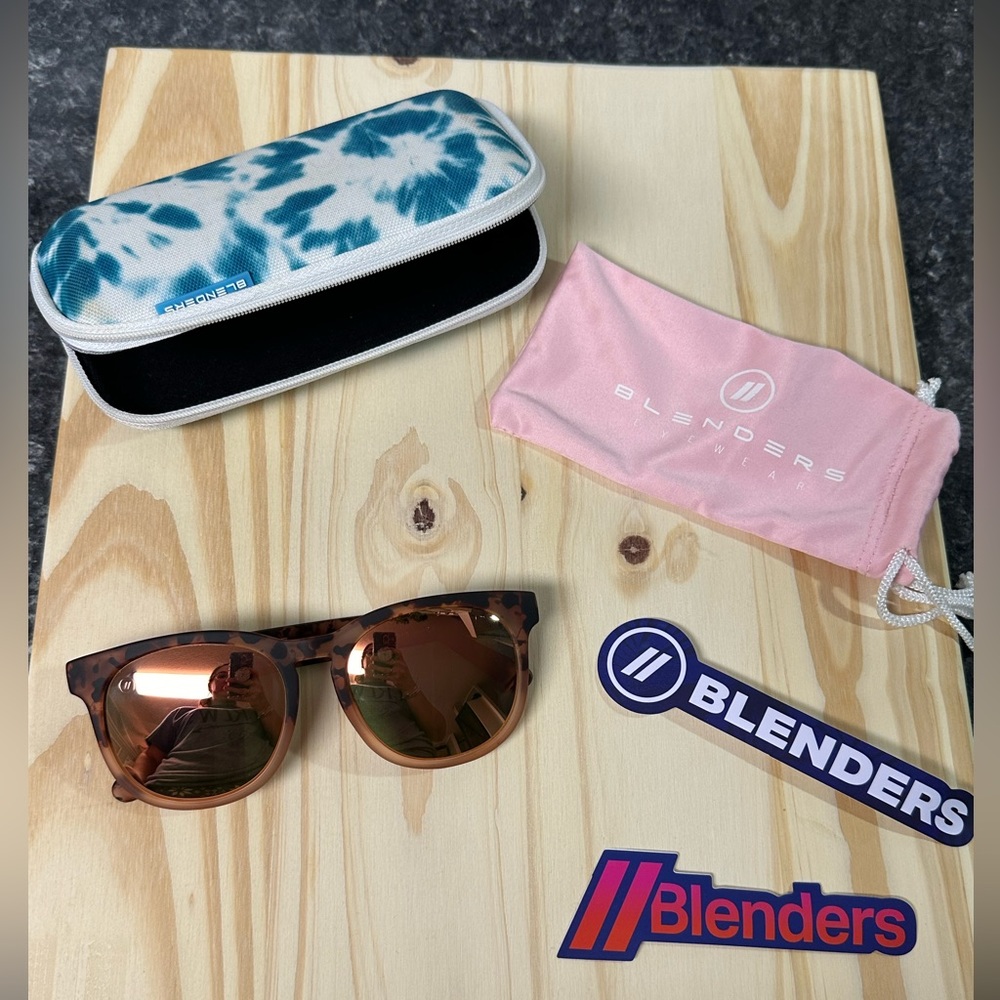 Blenders Women’s Heart Rush H Series Sunglasses